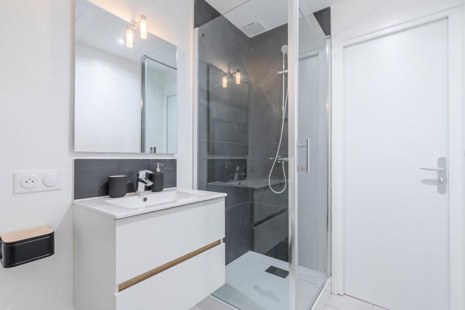 Bright 3-Bedroom 2-Bathroom Flat Lille Bagian luar foto